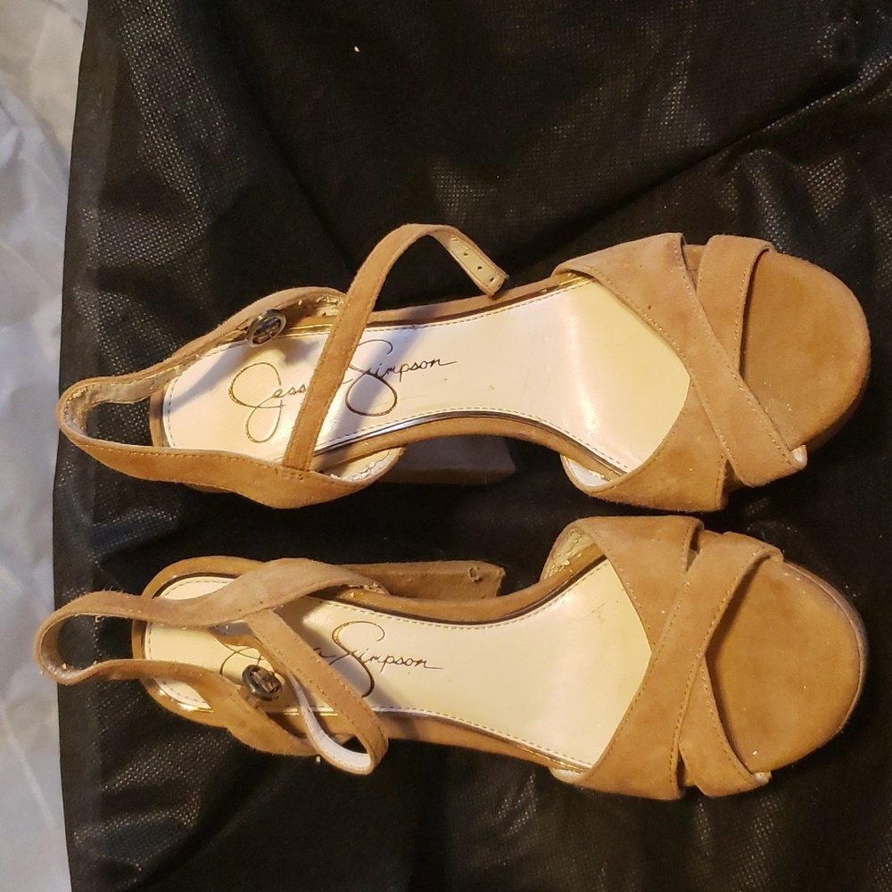 Open toe 4.5 in. chunky heel, suede/tan